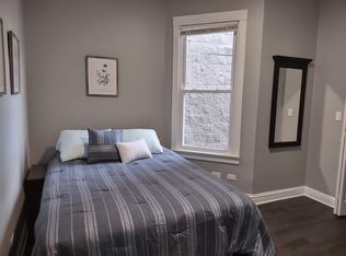 2936 N Ridgeway Ave #2R, Chicago, IL 60618