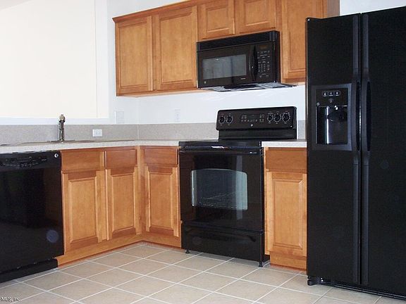 4th image of 3510 Summerlin Ln