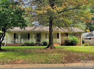 5019 Coronado Dr, Charlotte, NC