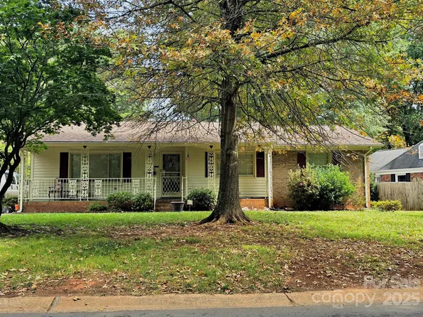 5019 Coronado Dr, Charlotte, NC 28212