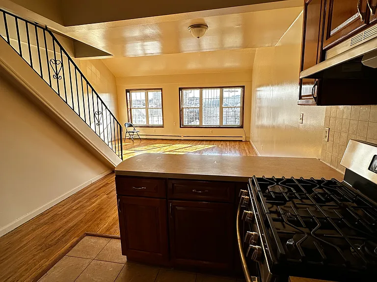 227 Beach 28th St — Photo 4
