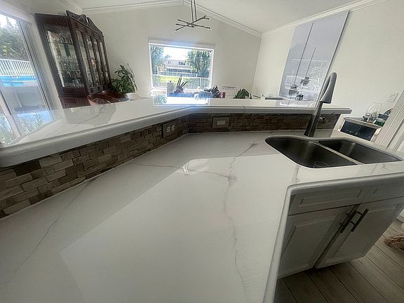 3rd image of 16404 Sapphire St