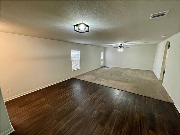 4th image of 323 Yearwood Ln #10C