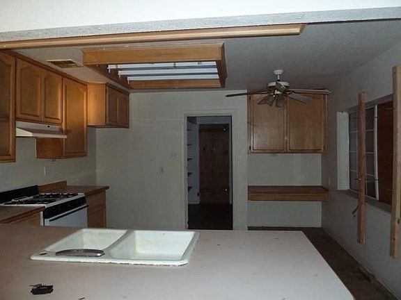 4th image of 2041 Verano St