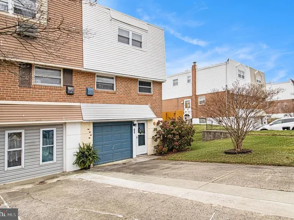 816 Lawler St, Philadelphia, PA 19116