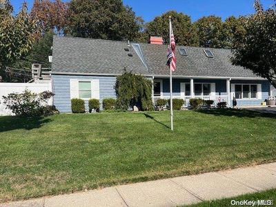 5 Horseshoe Drive, Holbrook, NY, 11741