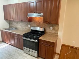 6088 71st Ave APT 2L, Ridgewood, NY 11385