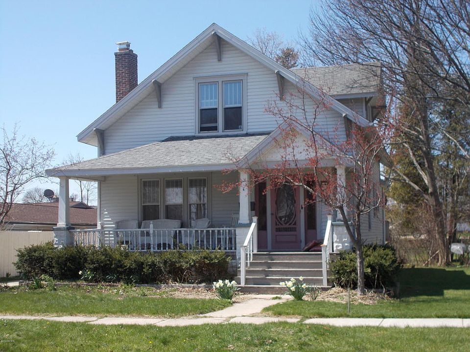 1st image of 107 N Gaylord Ave