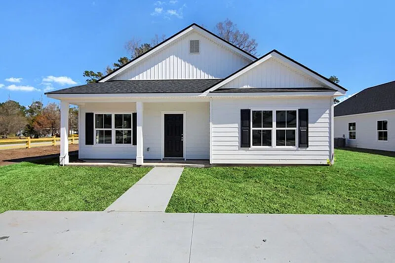 3 bed, 2.0 bath, 1531 sqft, $1,900 — Photo 2