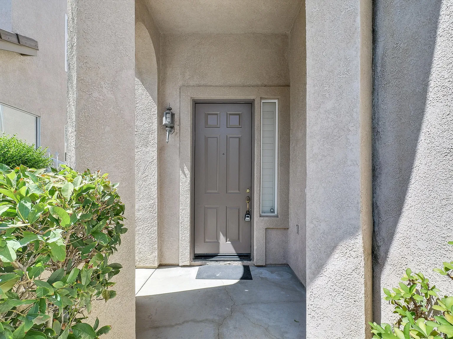 5 bed, 2372 sqft, $4,300 — Photo 3