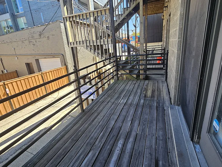 511 N Hartland Ct #1S — Photo 16