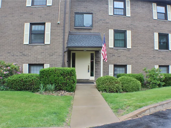 7277 Beacon Hill Dr, Pittsburgh, PA 15221