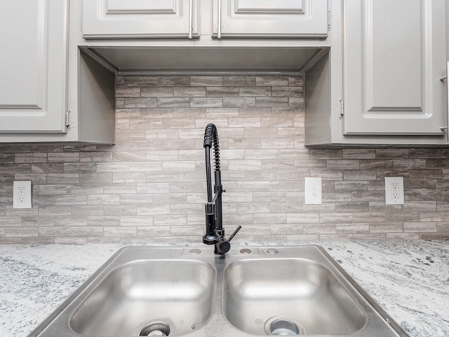 Allendale Village Apartments — Photo 4