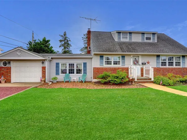 1229 Eastview Avenue, Wantagh, NY 11793