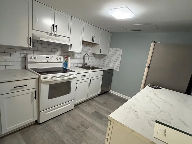 8 Radford Pl — Photo 3