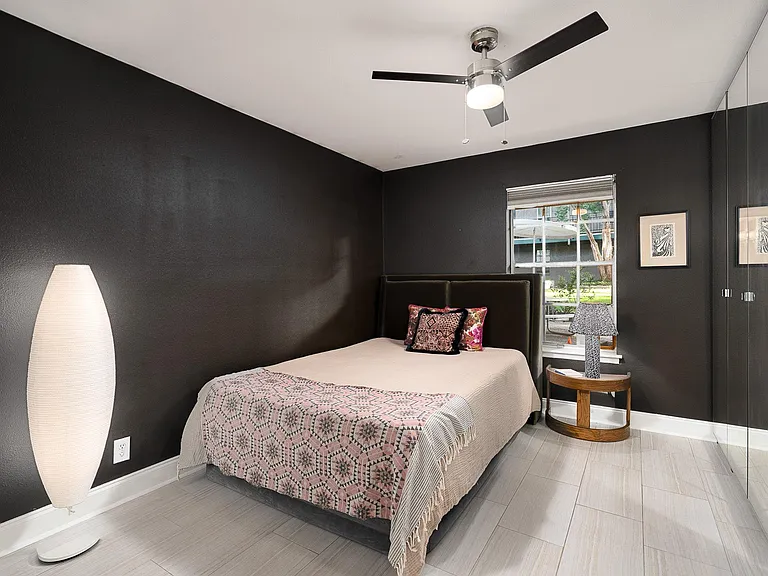 300 Crockett St #109 — Photo 17