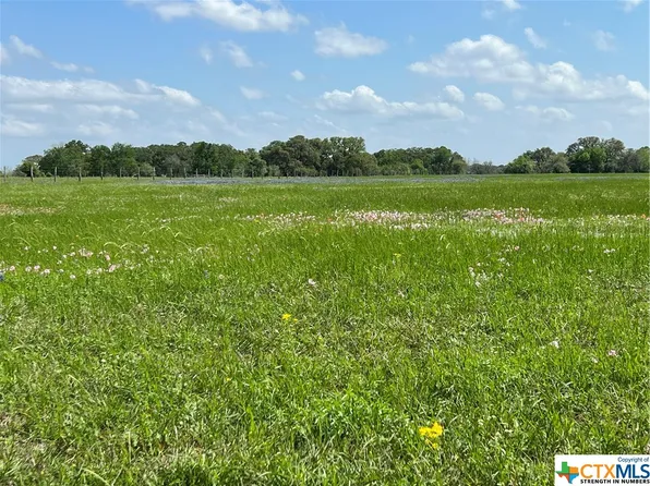 2 County Road 235, Hallettsville, TX 77964