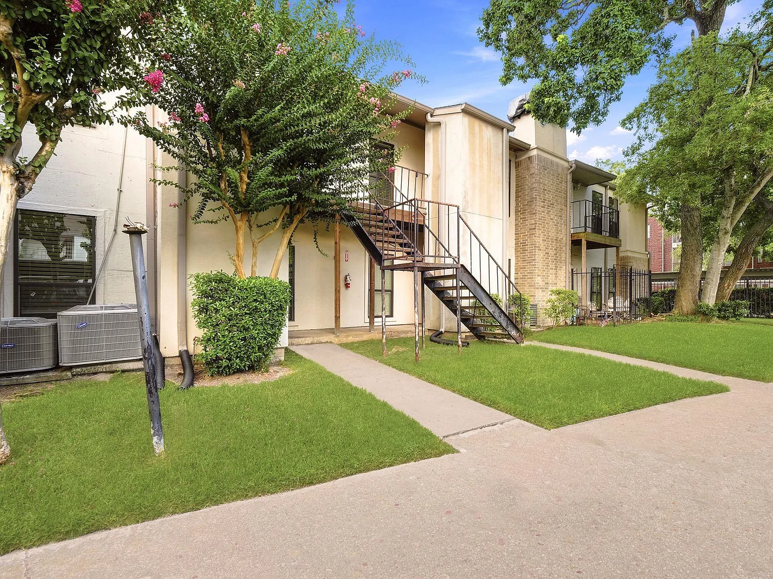 2 bed, 2.0 bath, 1134 sqft, $1,700 — Photo 4