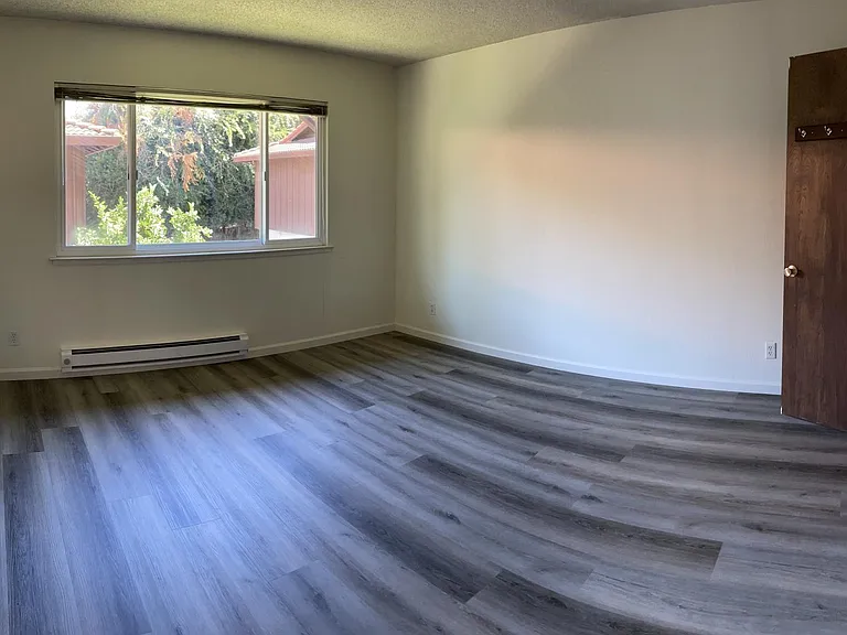 2019 W Middlefield Rd #4 — Photo 16