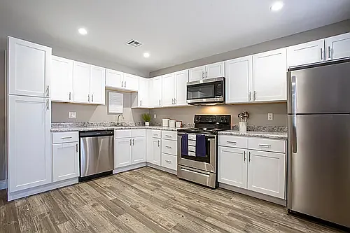 Villagio Furnished Apartments — Photo 37