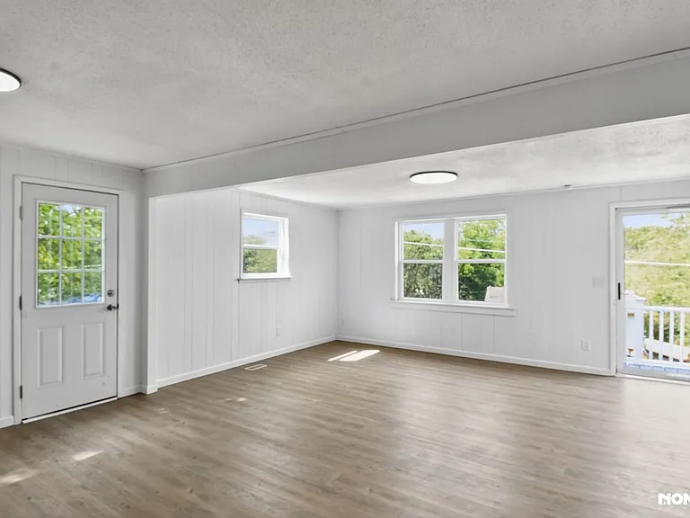 717 Howard St — Photo 10
