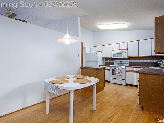 5th image of 22010 River Ridge Trl