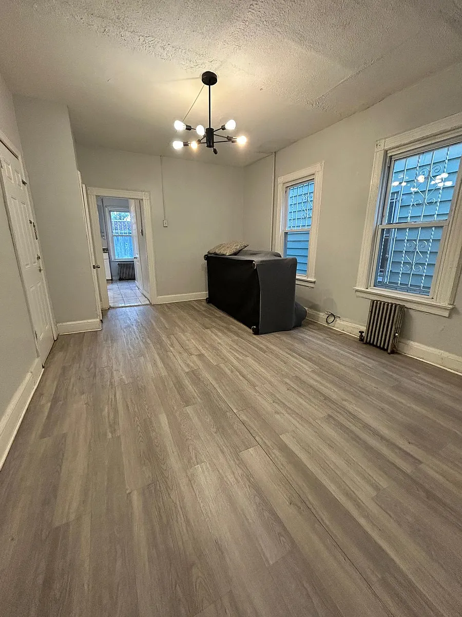 Building Photo - 52 Kent St #1A