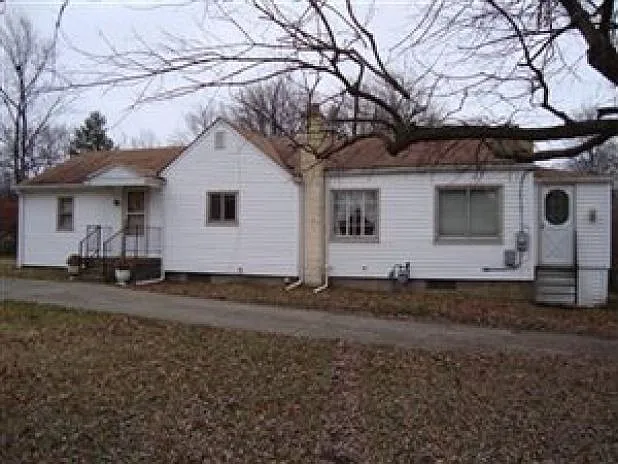 3761 Homewood Ave photo 1