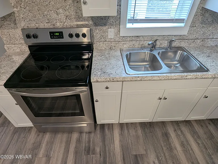 1531 Scott St — Photo 3