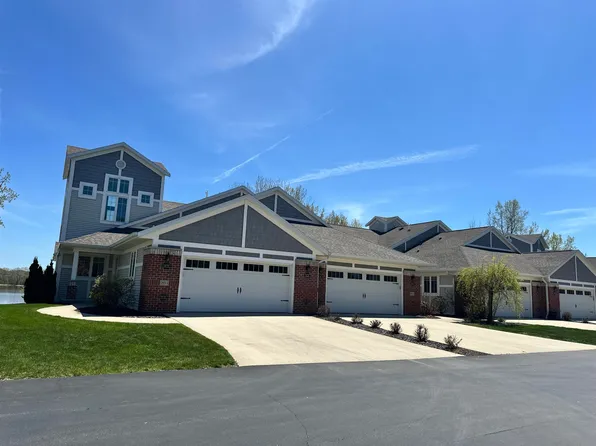 2621 Bay Harbor Cir, Green Bay, WI 54304