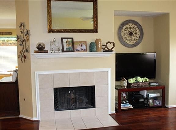 Fireplace with gas connections or wood burning