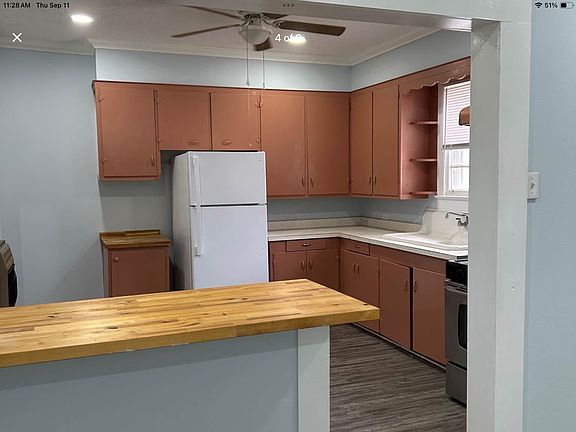 3rd image of 621 Avenue E