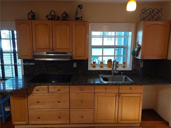 5th image of 4025 SW 62nd Ct #4025