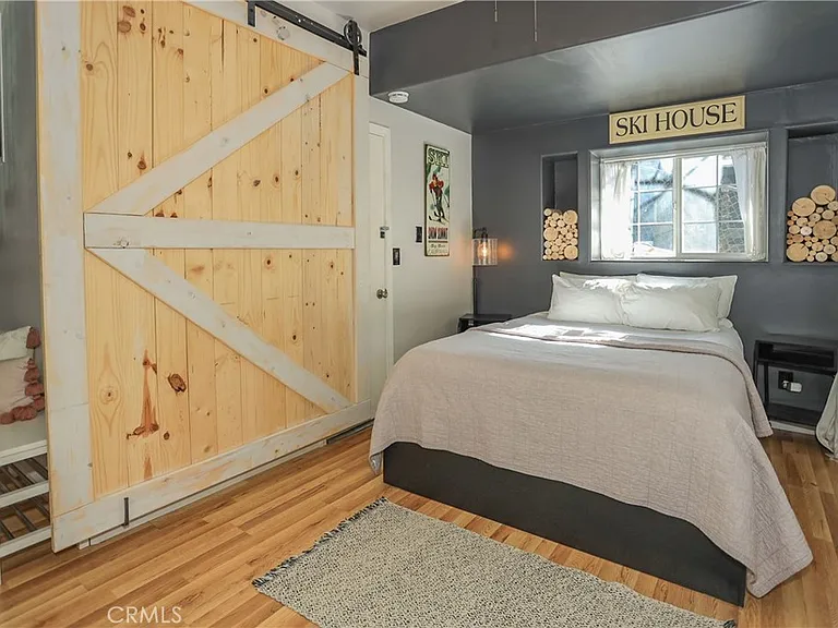 325 Hilltop Ln — Photo 17