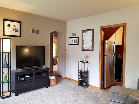4th image of 818 N Oakwood Ave