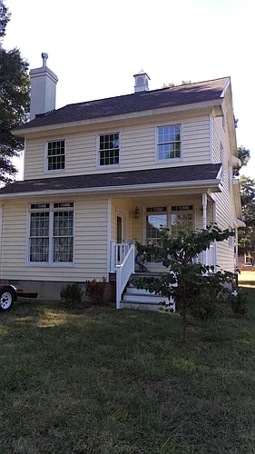 121 3rd St Photo 1