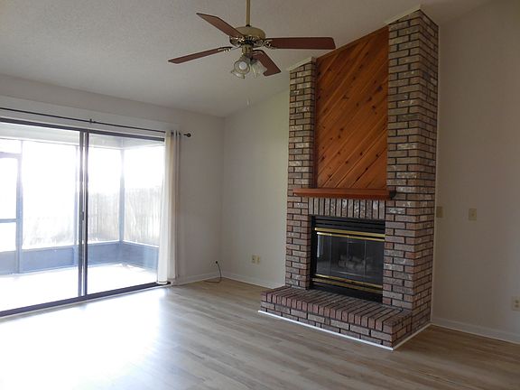5th image of 360 Evergreen Ave
