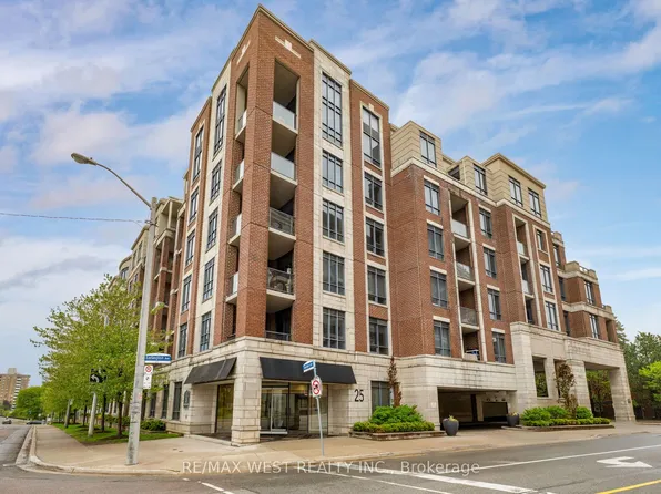 25 Earlington Ave #511, Toronto, ON M8X 3A3