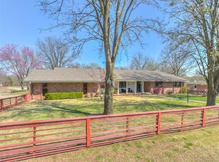 3100 Oak Rd, Bartlesville, OK 74006