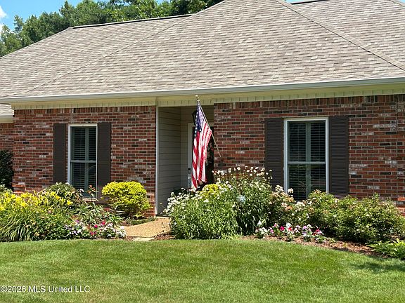 3rd image of 229 Woodrun Dr