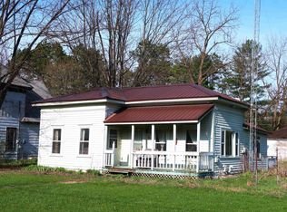 404 N Main St, Hancock, WI 54943