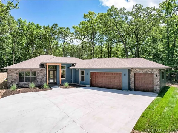 1026 Muirfield Dr, Sunrise Beach, MO 65079