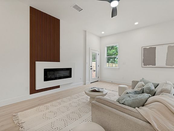 3rd image of 1139 Riverwood Rd