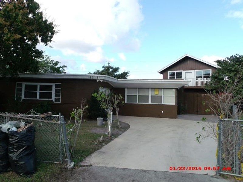 1st image of 1219 NW 17th Ave