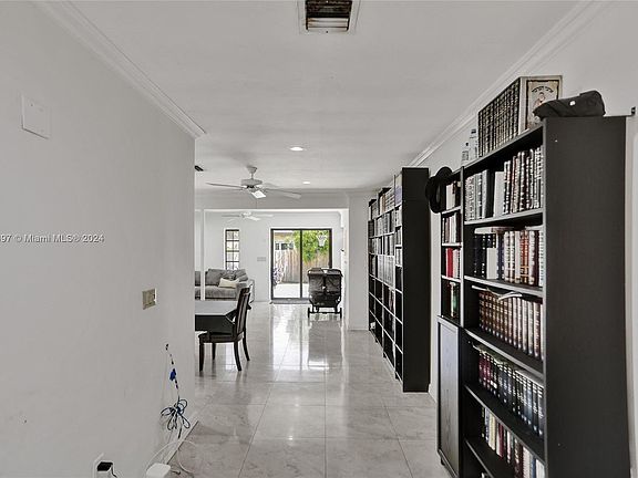 4th image of 1225 NE 176th St