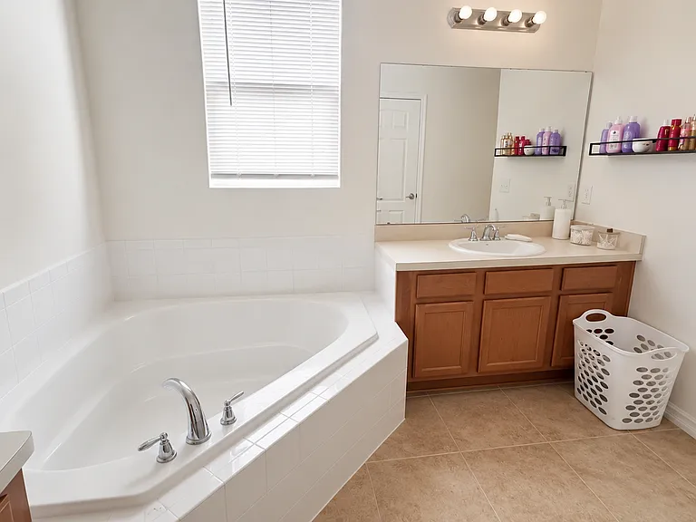 2100 Laparelle Dr — Photo 5