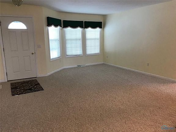 2nd image of 206 Rose Dr