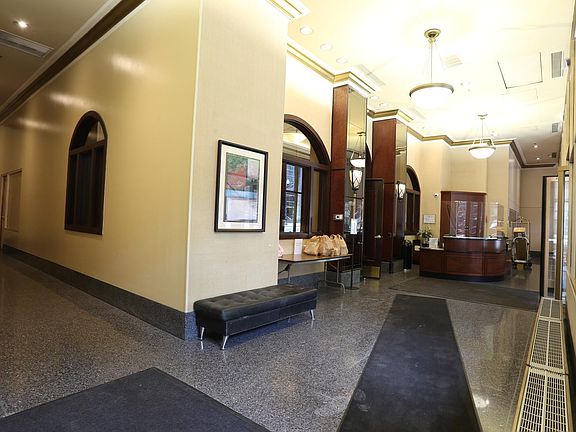 4th image of 200 N Dearborn St Unit 2304