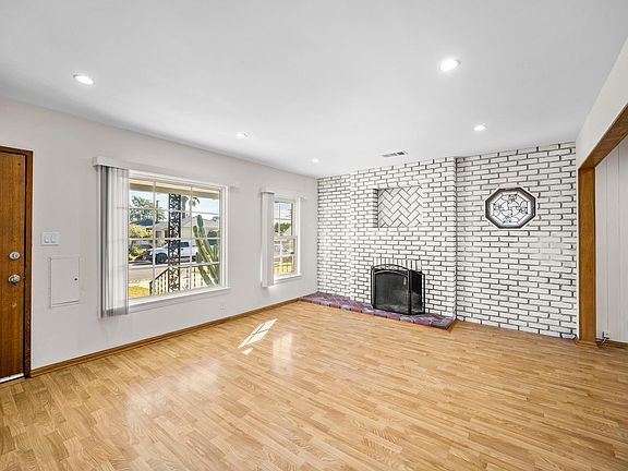 3rd image of 2113 N Lamer St