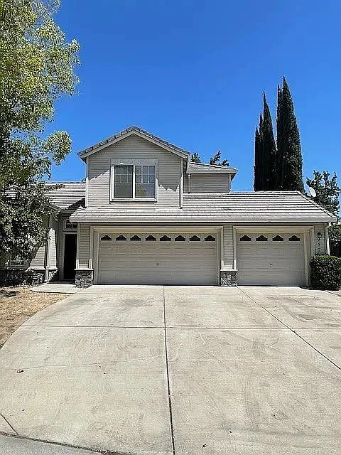 957 Lourence Dr photo 1